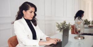 Como vender serviços: transforme conversas simples em contratos lucrativos